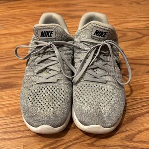 Nike Light Gray Knit Athletic Shoes